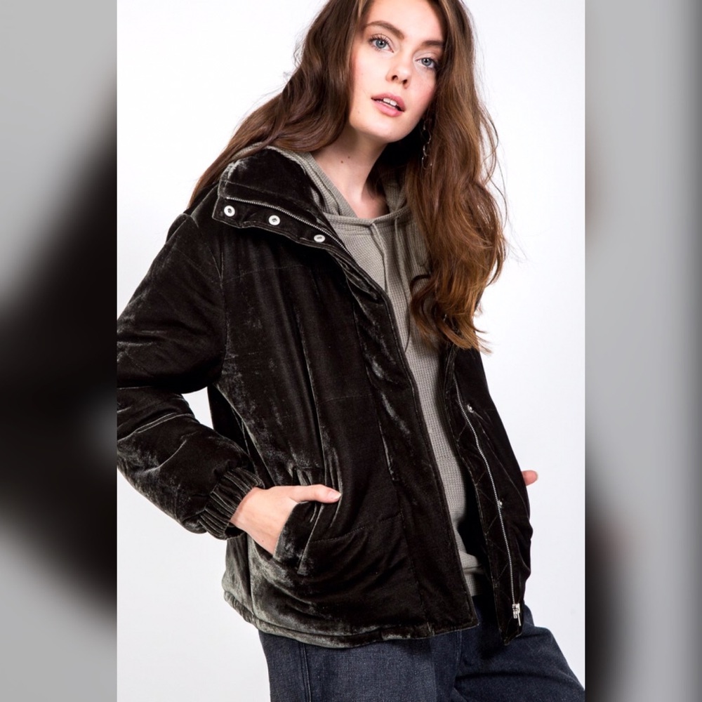 BEST! ❤️🌈Olive Puffer Velvet Jacket ! Beautiful - Picture 5 of 6